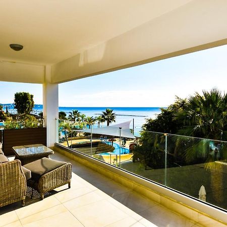 Pegasus Beach Front Appartement Limasol Buitenkant foto